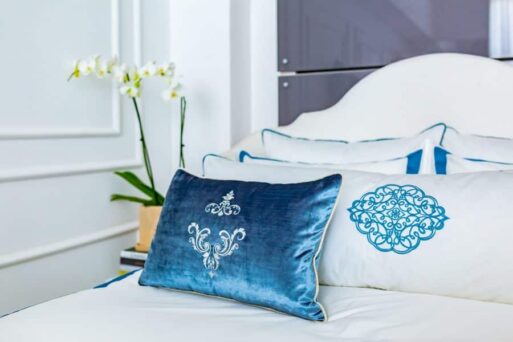 Decorative pillow "Damask"