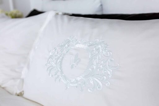 Luxury Bedding Set "White Barocco" - Image 2