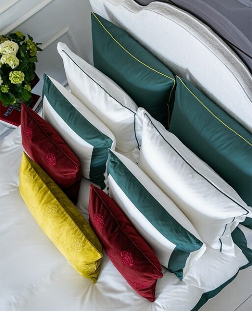 Decorative pillow "Burgundy" - Image 5