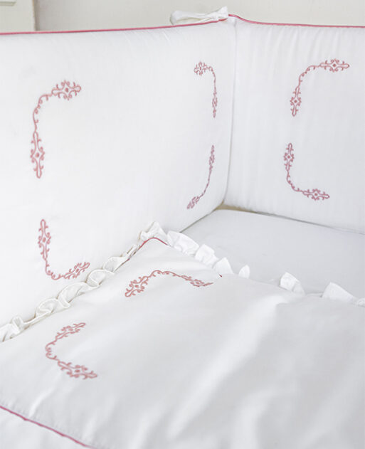 Embrace Whisper Blanket / שמיכה למיטת תינוק