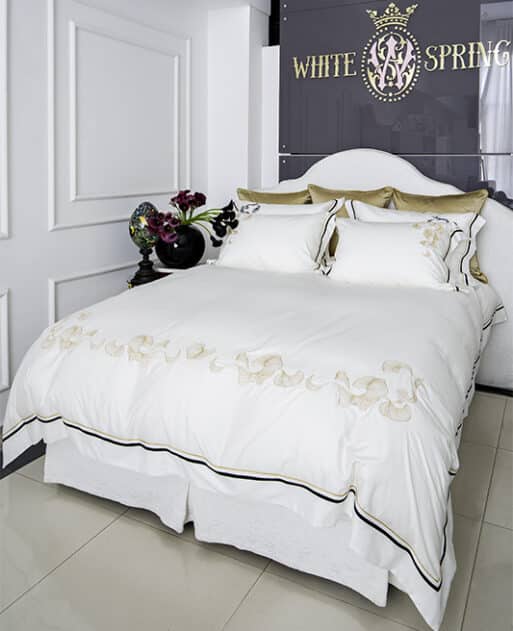Luxury Bedding Set "Kyoto's Golden Whisper" - Image 5