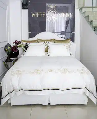 #מצעים #מצעיםיוקרתיים #מצעיםבהזמנהאישית #luxurybedding #luxurybedrrom #luxurypillowcases #duvetcover #beddingset #כיכרהמדינה