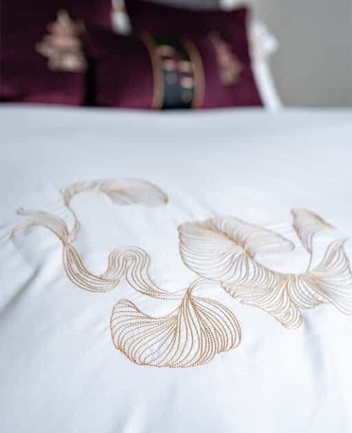 Luxury Bedding Set "Kyoto's Golden Whisper" - Image 6