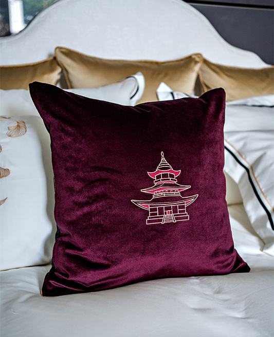 #cushion #luxurycushion #luxurydecorativepillow #כריתנוי @כריותדקורטיביות #כריתדקורטיבית