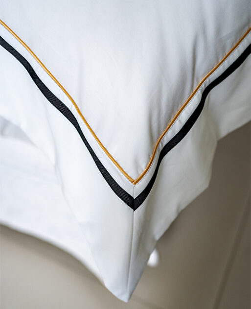 Luxury Bedding Set "Kyoto's Golden Whisper" - Image 3