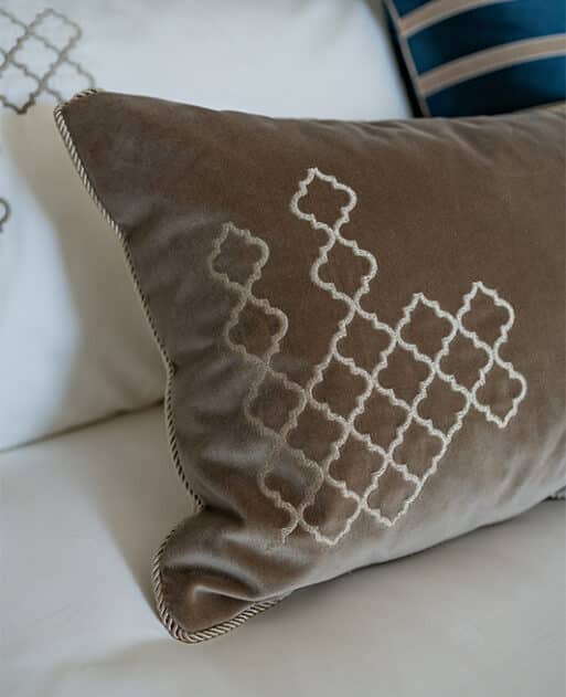 Decorative pillow "Bronze Elegance" - Image 2