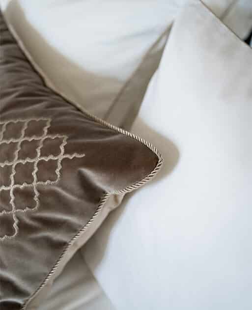 Decorative pillow "Bronze Elegance" - Image 3