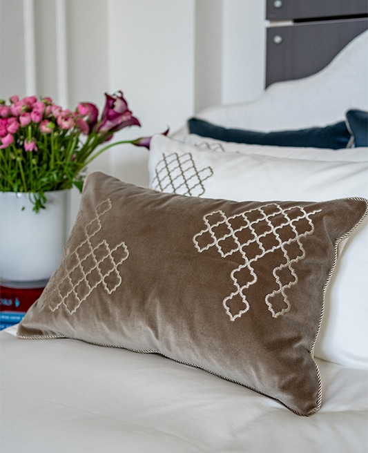 #decorativepillows #cushions #velvetcushion #luxuryvelvetcushion #whitespring #whitespringhome #pillows #velvetpillow #כריותנוי #כריתנוי #כיכרהמדינה #כריותדקורטיביות #כריותדקורטיביות #וויטספרינג #כריתיוקרתית #כריותבהזמנהאישית #תפירתכריות