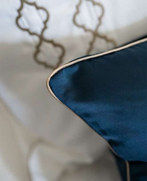Decorative pillow "Blue Brilliance" - Image 2