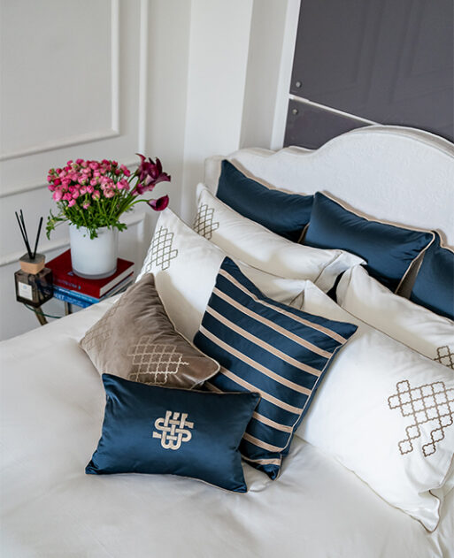 Decorative pillow "Bronze Elegance" - Image 5
