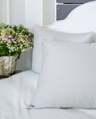 Frame Back Cushion – Soft Grey (80×60)